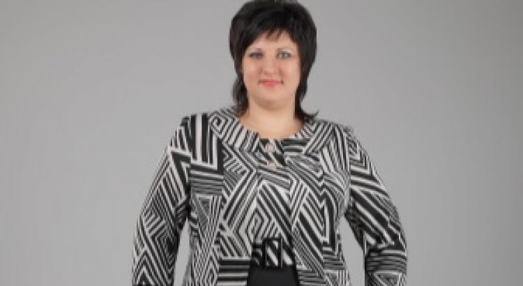 Běloruské šaty velkých velikostí Stylové šaty z Běloruska pro obézní ženy
